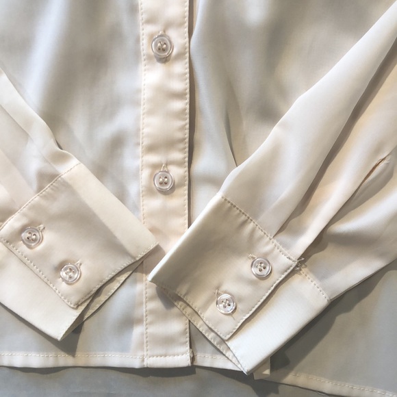 EUC sheer blouse from Akira with lace detail - Picture 4 of 6